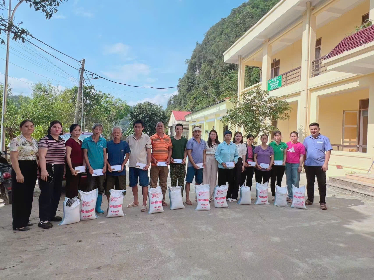 gen h hoi vien phu nu xa ly quoc chung tay ho tro cac ho bi thiet hai do mua lu 2