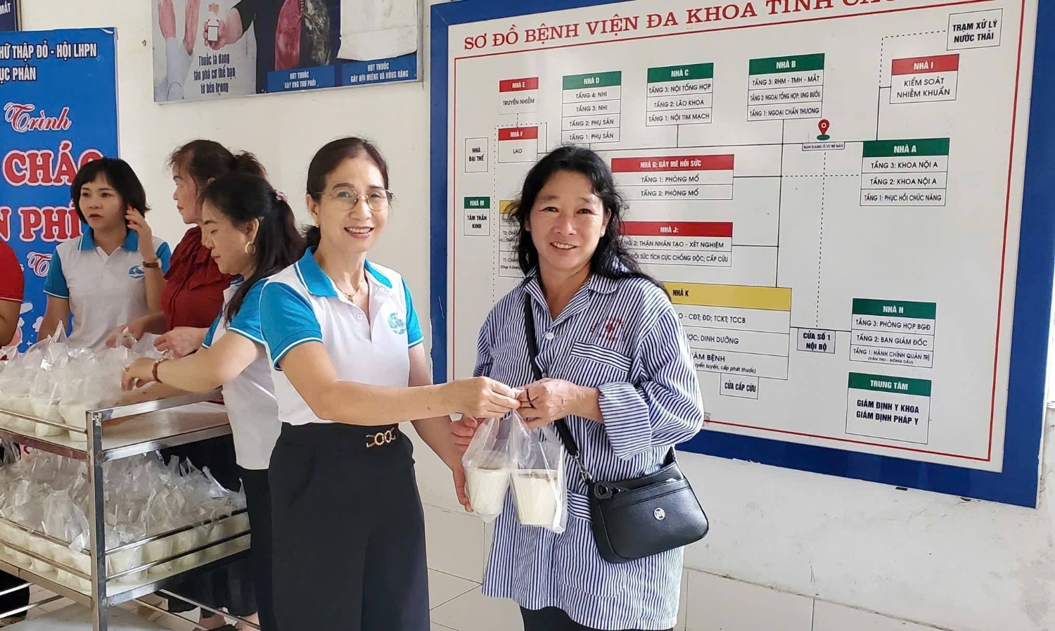hoi lhpn phuong da phoi hop cung hoi chu thap do to chuc chuong trinh noi chao tinh thuong 2