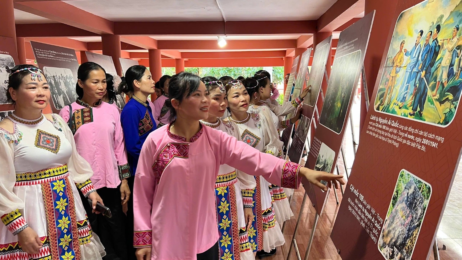 Hội LHPN xã Đức Long tổ chức sinh hoạt chuyên đề “Học tập và làm theo tư tưởng, đạo đức, phong cách Hồ Chí Minh” tại Khu di tích Quốc gia đặc biệt địa điểm chiến thắng Chiến dịch Biên giới 1950.