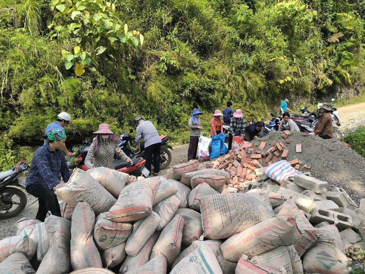 ban thuong vu hoi lhpn xa quang lam da to chuc dot ra quan ho tro van chuyen vat lieu xay dung tai diem truong khau lai xom sac nga