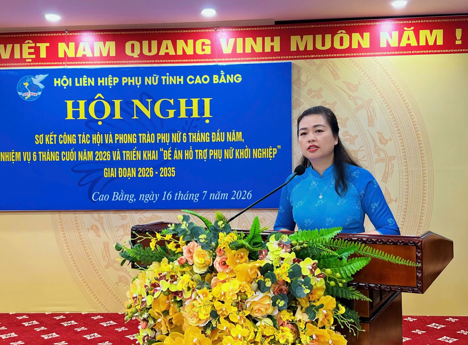 Bà Đoàn Thị Lê An, Tỉnh ủy viên, Phó Chủ tịch Ủy ban MTTQ tỉnh, Chủ tịch Hội LHPN tỉnh Cao Bằng phát biểu khai mạc hội nghị.
