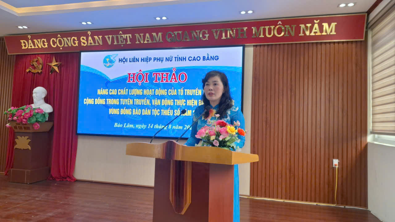 Đồng chí Nguyễn Thị Nguyệt Minh, Phó Chủ tịch Hội LHPN tỉnh phát biểu khai mạc Hội thảo.