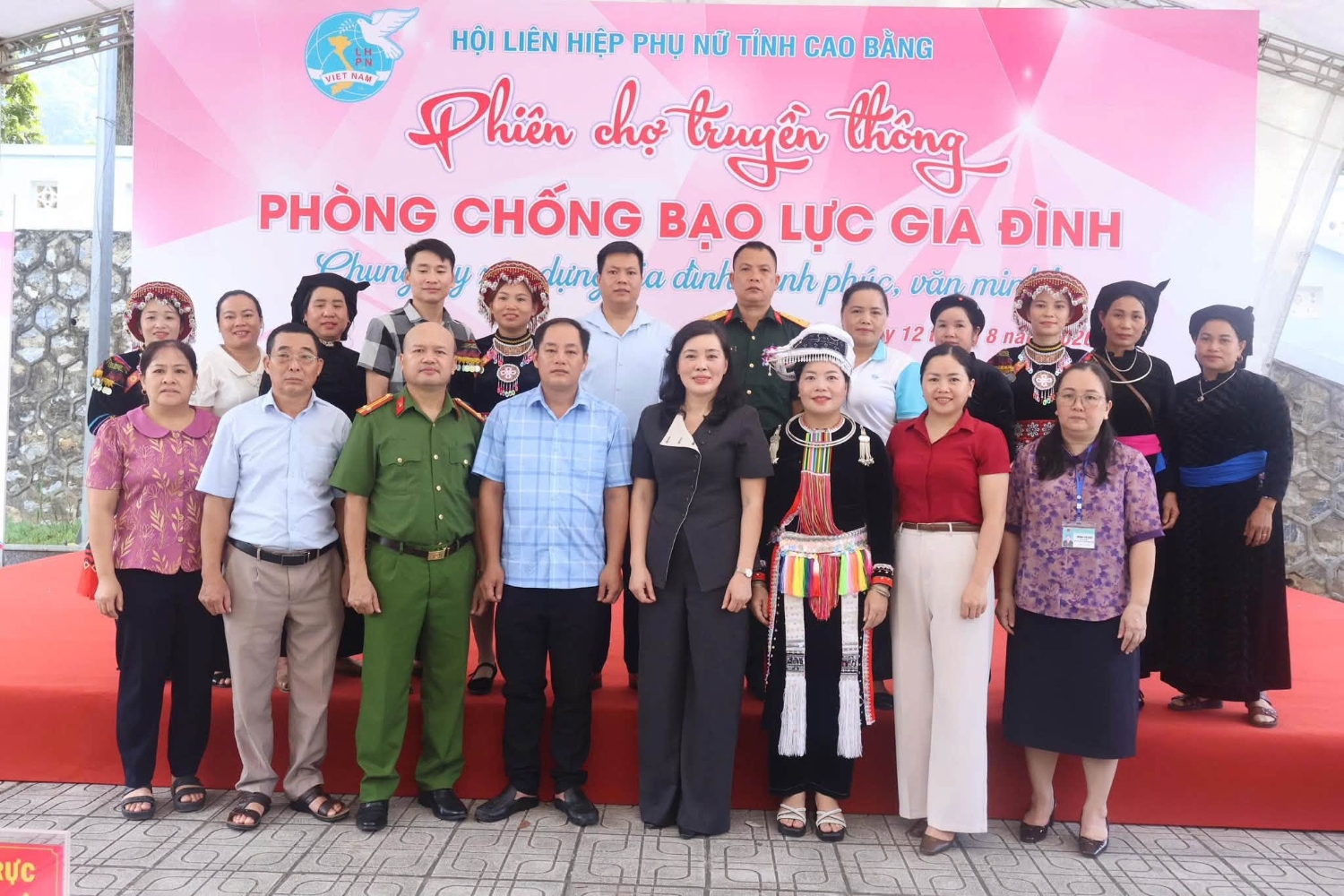 Các đại biểu tham dự Phiên chợ truyền thông.