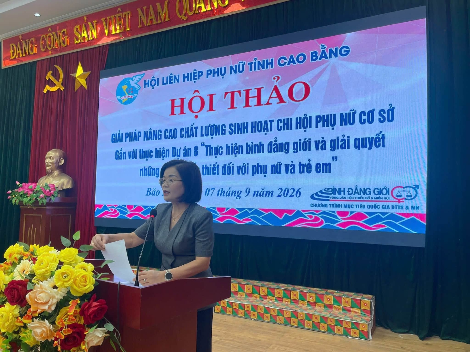 Đồng chí Hoàng Thị Thương, Phó Chủ tịch Thường trực Hội LHPN tỉnh phát biểu khai mạc Hội thảo.